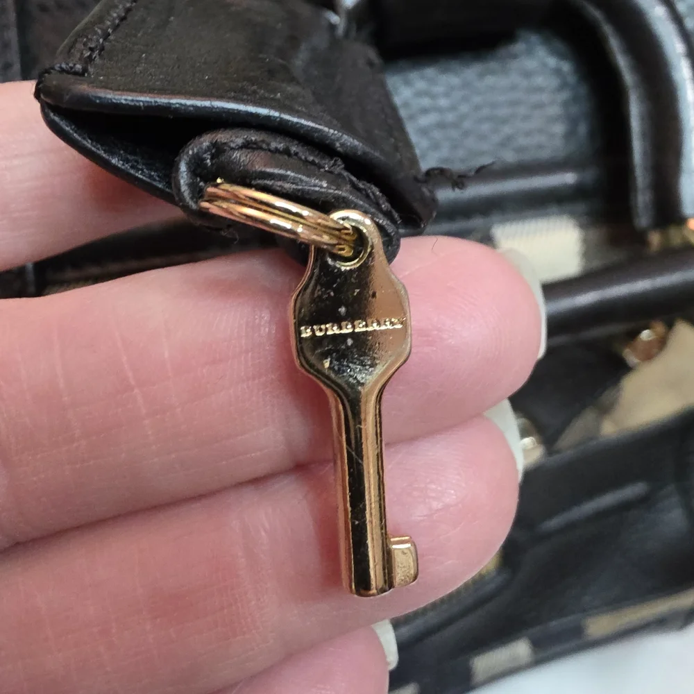 AUTHENTIC BURBERRY MANOR  QUILTED HOUSE CHECK  BAG SATCHEL PURSE Retail $3,950 - Picture 7 of 17
